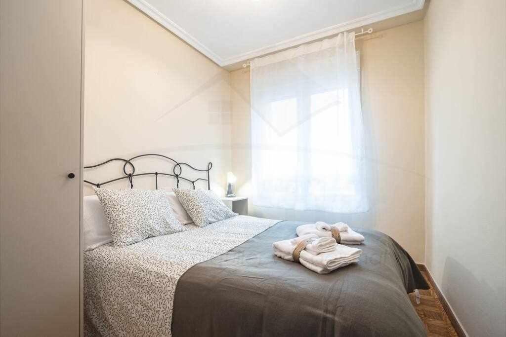 Apartamento El Llar Del Gueelu Gijón Exterior foto