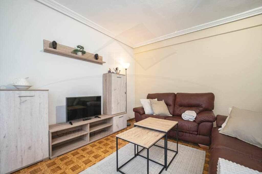 Apartamento El Llar Del Gueelu Gijón Exterior foto
