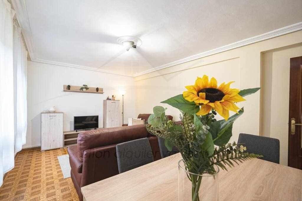 Apartamento El Llar Del Gueelu Gijón Exterior foto