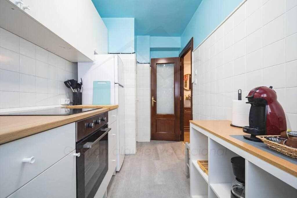 Apartamento El Llar Del Gueelu Gijón Exterior foto